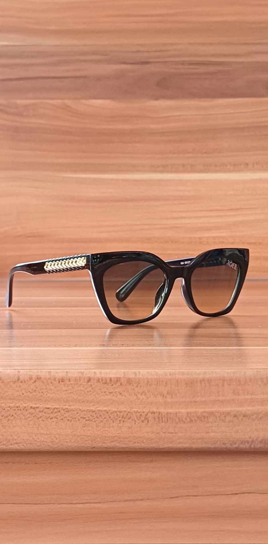 retro frame gold black