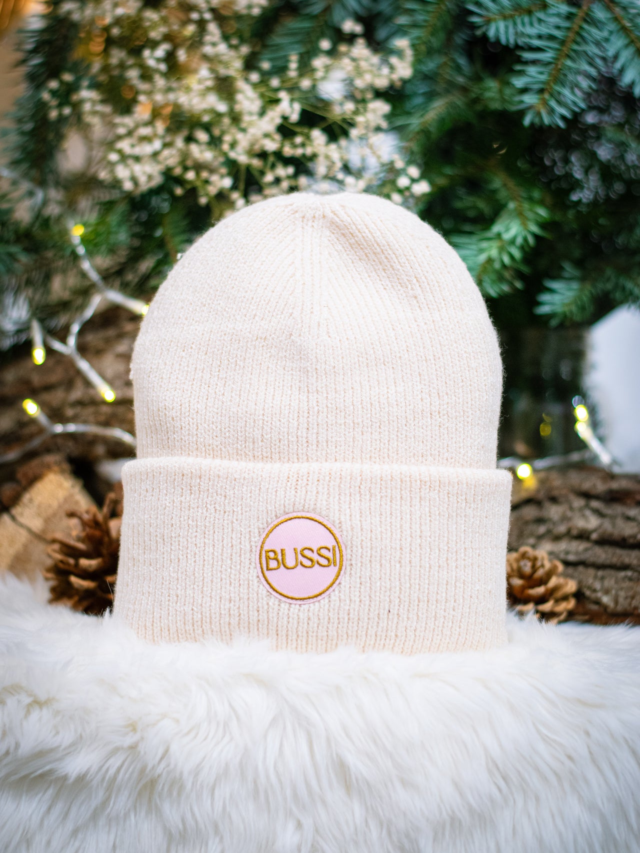 "Bussi" in den Farben "red, vanilia white & black"